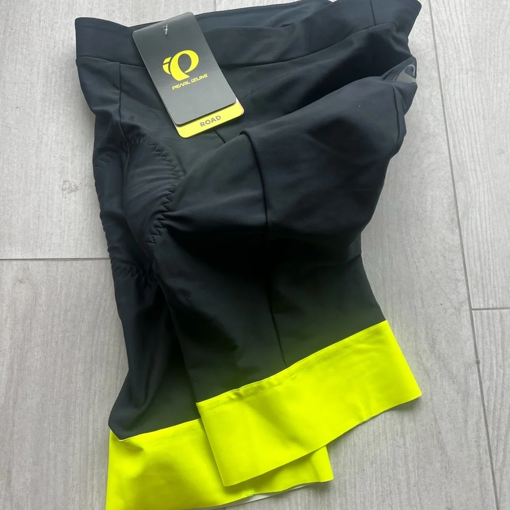 Pearl Izumi Black Attack Shorts - Picture 2 of 4